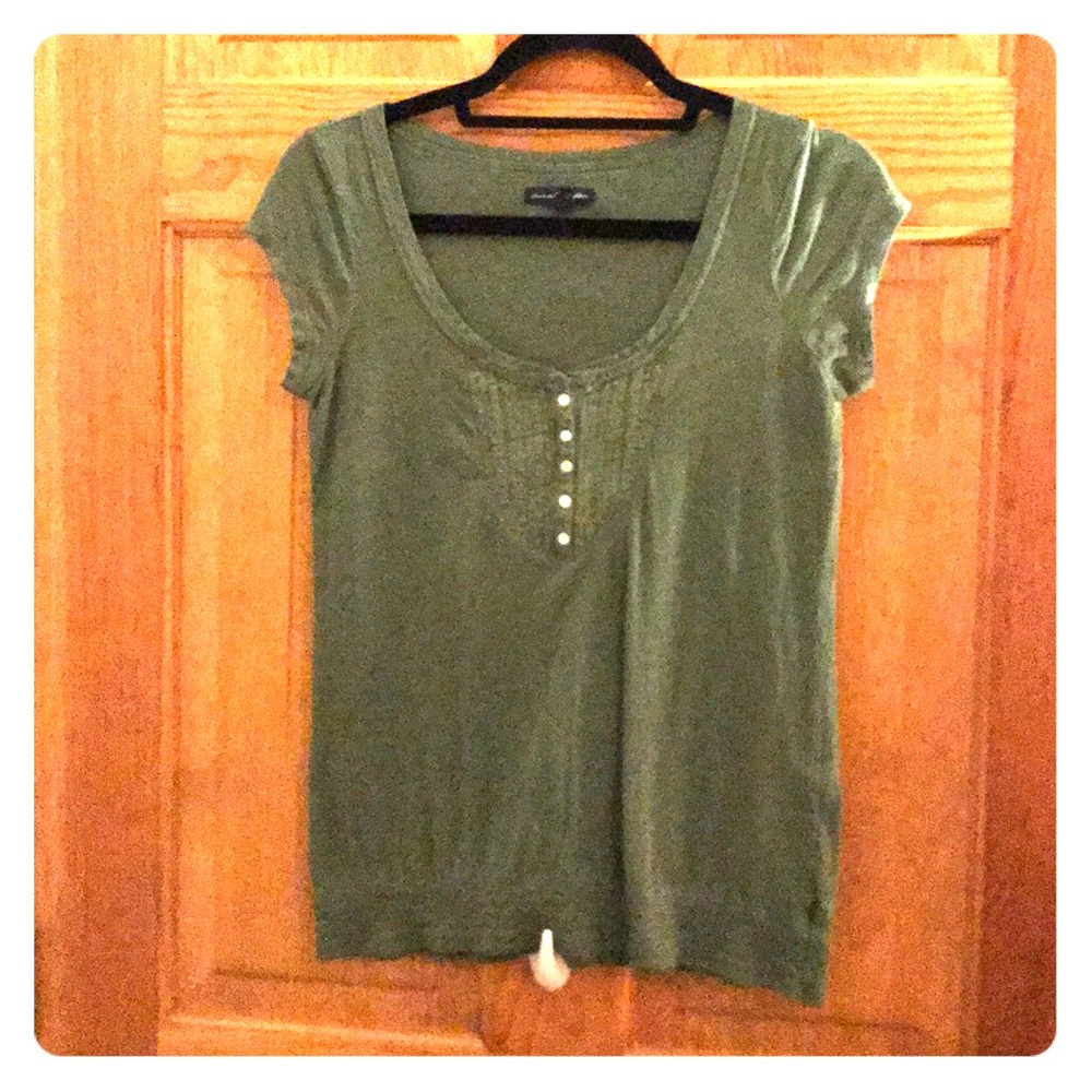 American Eagle t shirt